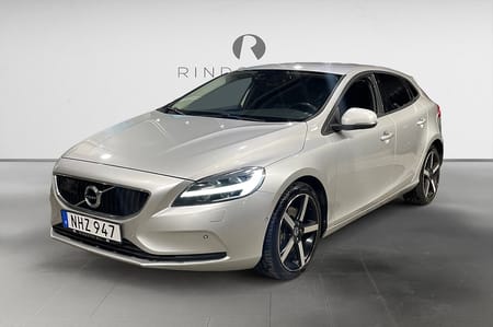 Volvo V40 D3 150 HK BUSINESS ADVANCED DRAG D-VÄRM KAMREM BYTT 18"