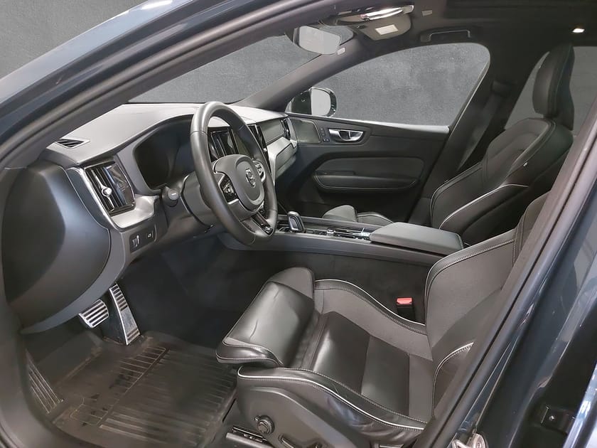 Bild 5 av Volvo XC60 B5 AWD Bensin R-Design