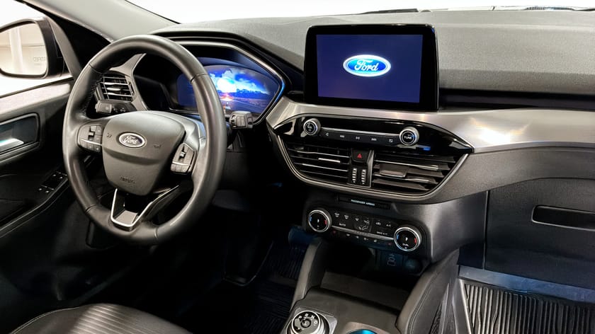 Bild 4 av Ford Kuga Plug-In Hybrid Titanium PHEV 225hk Automat