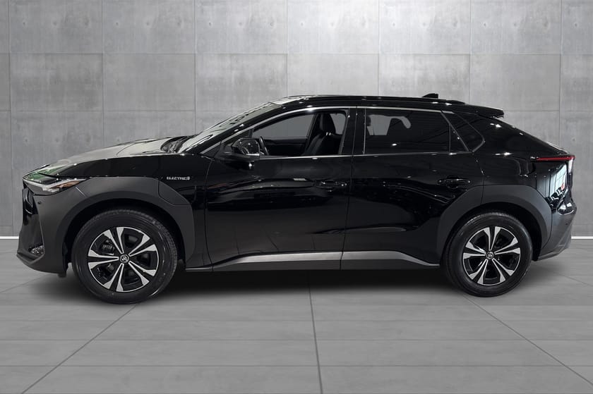 Bilde 2 av Toyota bZ4X Executive AWD, h-feste, JBL, skinn, kamera, cruise