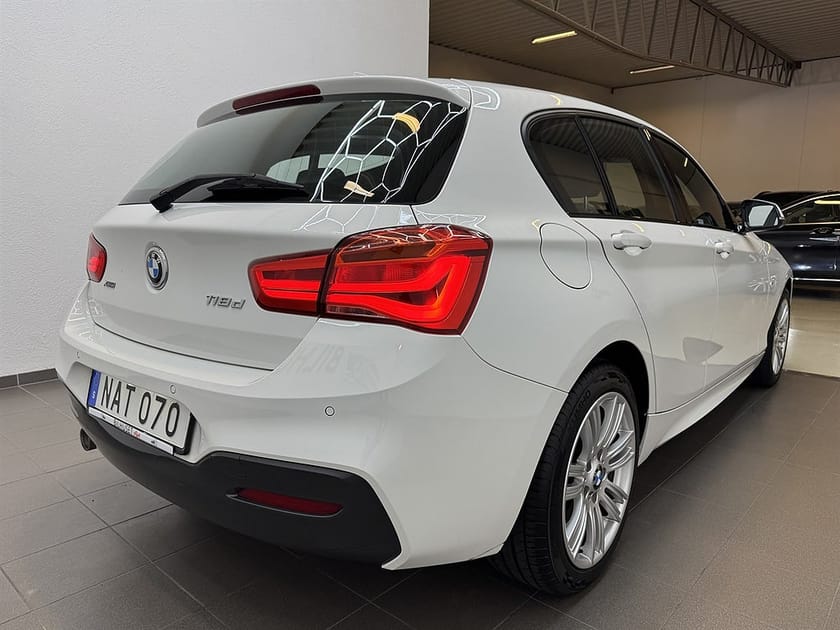 Bild 3 av BMW 118d xDrive 118 150hk M Sport M-värmare/Rattvärme/Nyservad