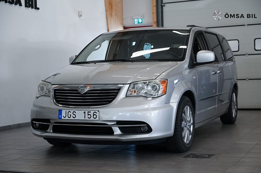 Bild 2 av Lancia Voyager 2.8 LX 7-Sits Skinn 163hk