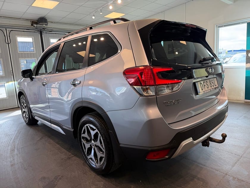 Bild 3 av Subaru Forester e-Boxer Active Drag M-värmare B-kamera Lågmil SE SPEC