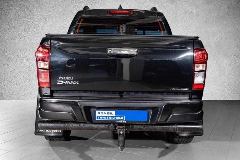 Bilde 4 av Isuzu D-Max Dobbelcab 163 hk DobCab AT35 Black/Magnum edition. NYBIL GAR!