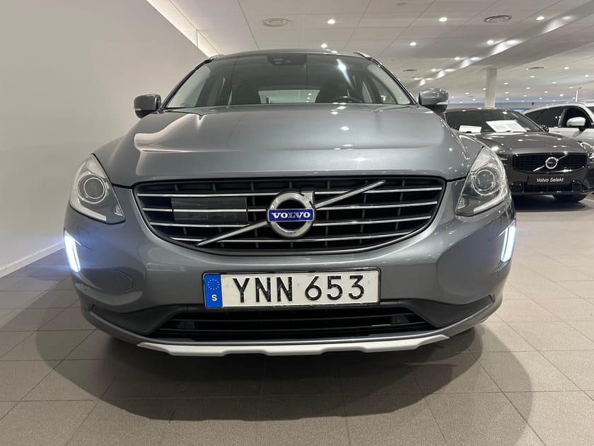 Bild 2 av Volvo XC60 D4 AWD Classic Summum / Backkamera / Panoramatak / Skinn / Dragkrok /