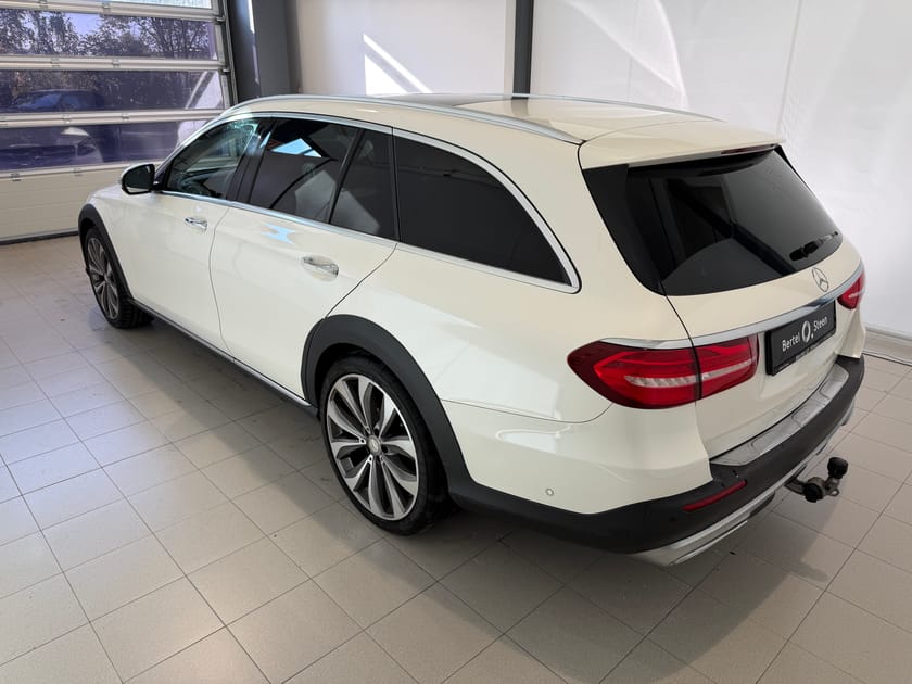 Bilde 4 av Mercedes-Benz E 220 d 4MATIC All-Terrain All-Terrain/ PREMIUM PLUS / COMAND / KROK