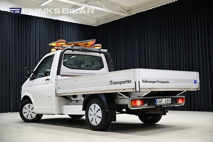 Bild 3 av Volkswagen Transporter Chassi Cab DSG 140HK Flak|Dragkrok|Flobyflak|3-Sits|NyKamrem|Moms