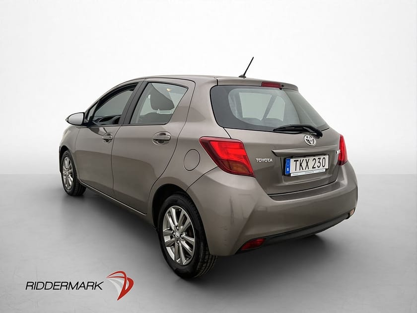 Bild 5 av Toyota Yaris 1.33 Active Kamera Farthållare 0.49l/mil Isofix