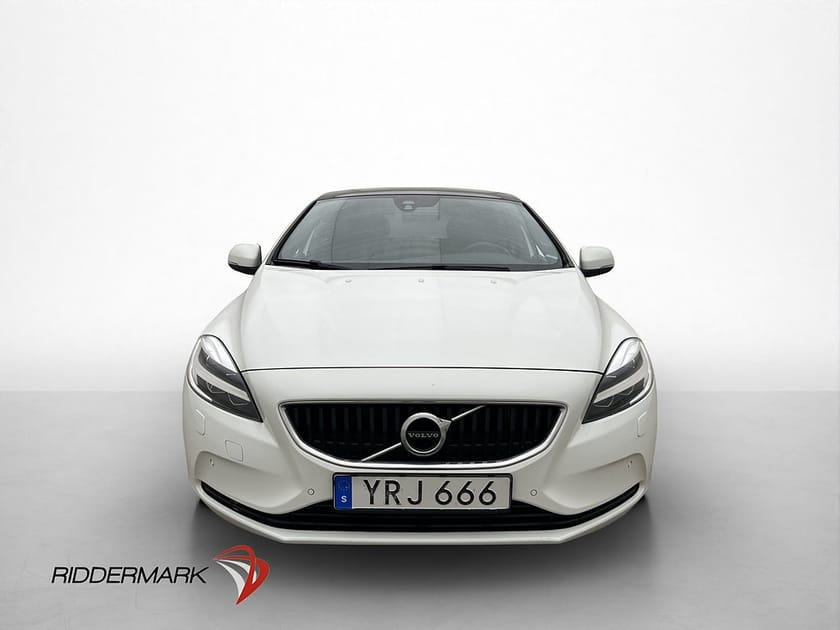 Bild 2 av Volvo V40 D4 Polestar 200hk VOC Pano Kamera D-Värmare Navi