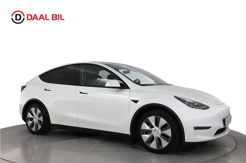 Bild 4 av Tesla Model Y Long Range AWD 514HK PREMIUM PANO VÄRMARE DRAG B-KAMERA