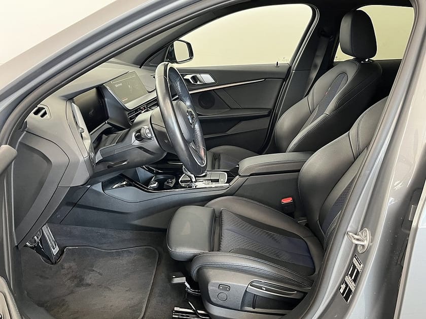 Bild 5 av BMW 118i 118 4,95 ränta M Sport Rattvärme Park Assist