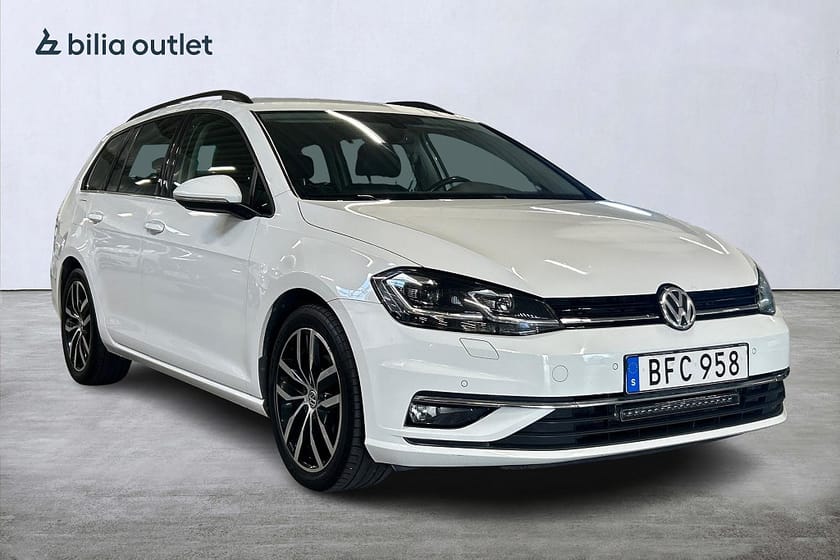 Bild 4 av Volkswagen Golf Sportscombi 2.0 TDI DSG 150hk Cockpit Drag Backkamera