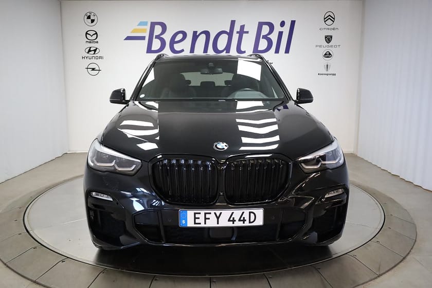 Bild 2 av BMW X5 xDrive45e iPerformance M Sport Panorama Luftfjädring