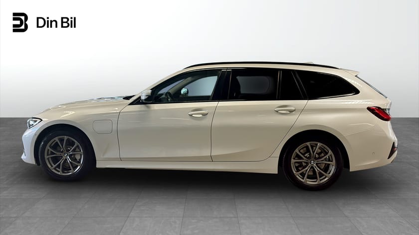 Bild 2 av BMW 330e Touring 