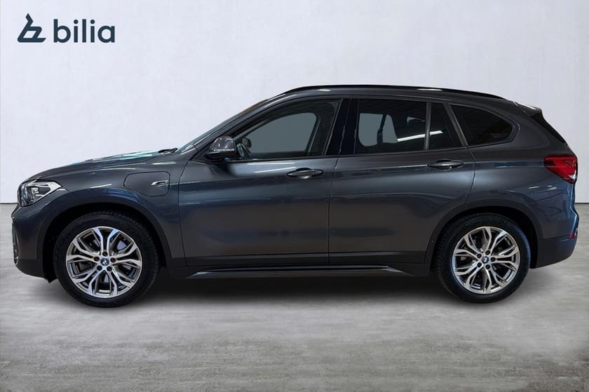 Bild 4 av BMW X1 xDrive25e PLUG-IN 220hk M-RATT/DRAG/HuD/B-KAM