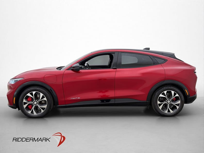 Bild 1 av Ford Mustang Mach-E Standard Range AWD Teknik Drag Pano B&O