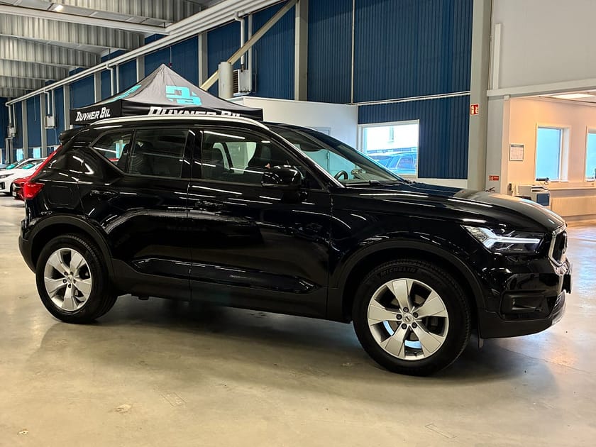 Bild 2 av Volvo XC40 T3 Momentum | Panorama | Värmare