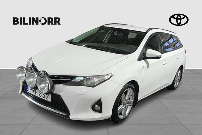 Bild 1 av Toyota Auris Touring Sports 2.0 D-4D DPF MAN EDITION 50 DRAG V-HJUL