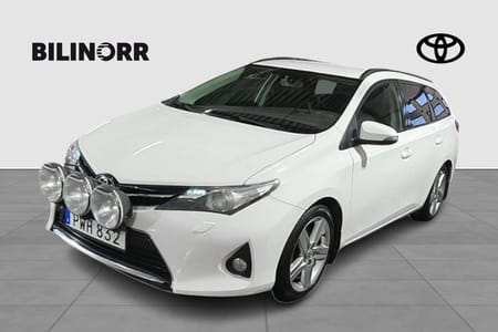 Toyota Auris Touring Sports 2.0 D-4D DPF MAN EDITION 50 DRAG V-HJUL
