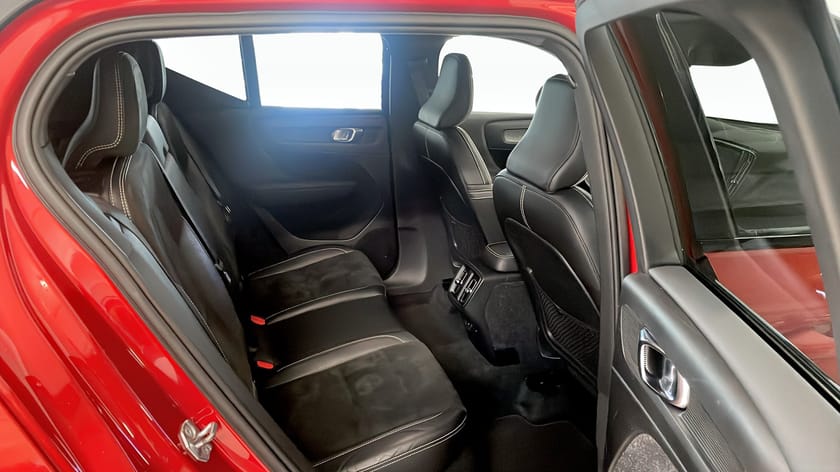Bild 5 av Volvo XC40 D4 AWD R-Design 190Hk / Drag / Kamera / Blis