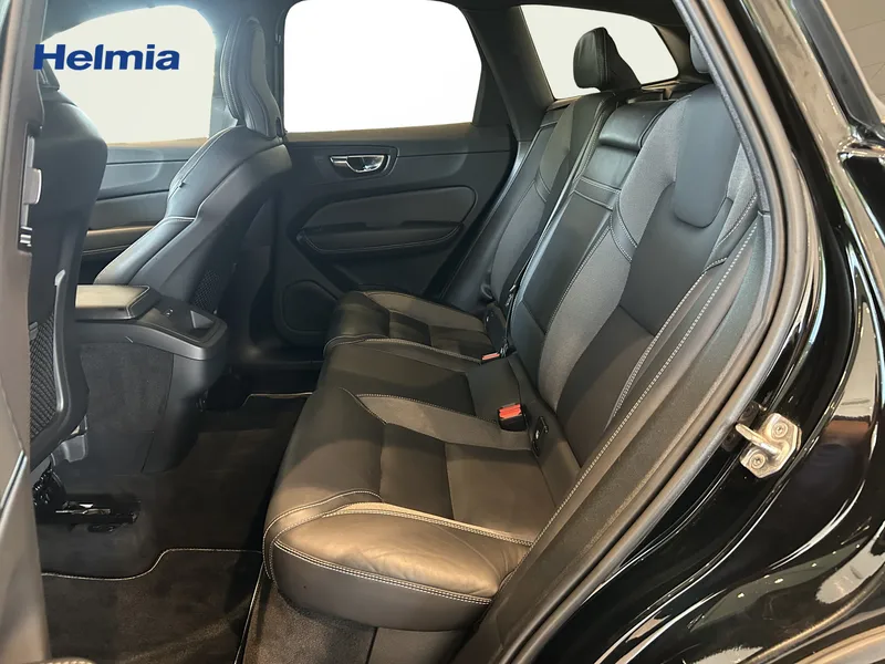 Bild 7 av 15 – Volvo XC60 B4 AWD Diesel R-Design