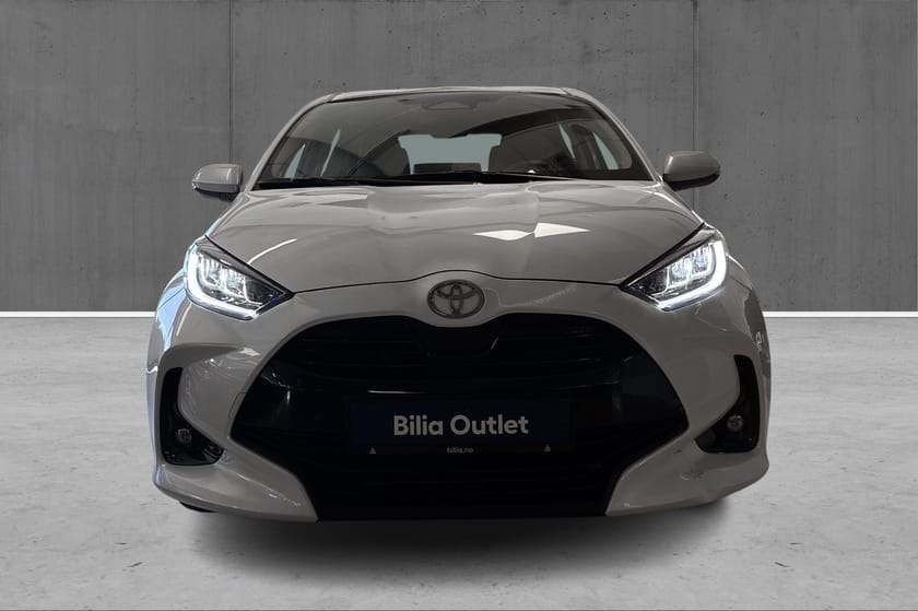 Bilde 2 av Toyota Yaris Hybrid 115 Adap.cruise, R.kamera, Keyless, LED