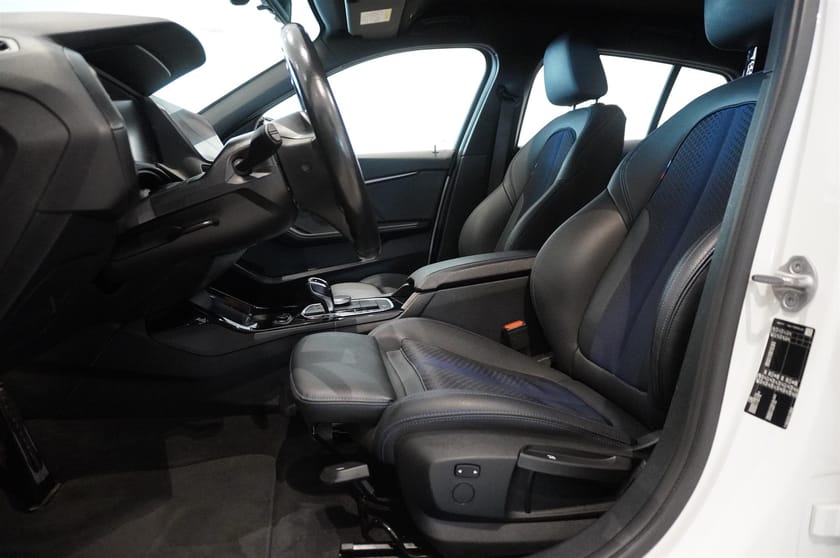 Bild 5 av BMW 118i M-Sport Automat Navi Rattvärme PDC LED