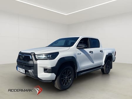 Toyota Hilux Dubbelhytt Invincible 2.8 4WD M/K-Värmare Drag Diff Moms