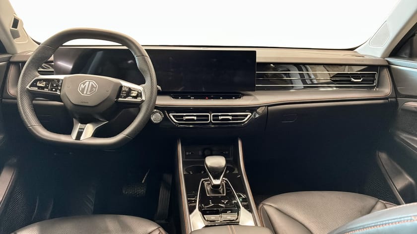 Bild 4 av MG HS PHEV LUX 1.5T // 307HK // STERLING SILVER
