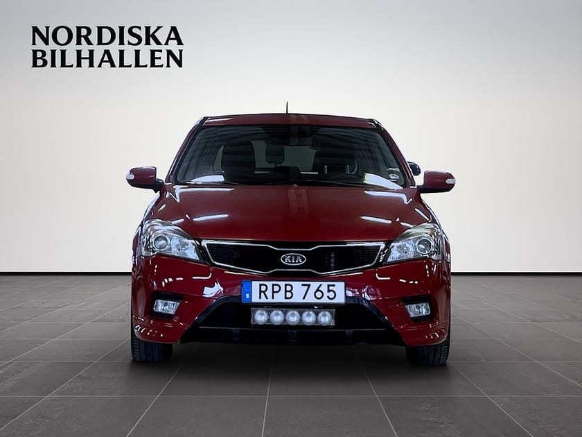 Bild 2 av Kia cee'd 1.6 CRDi EX Dragkrok Värmare P-sensorer