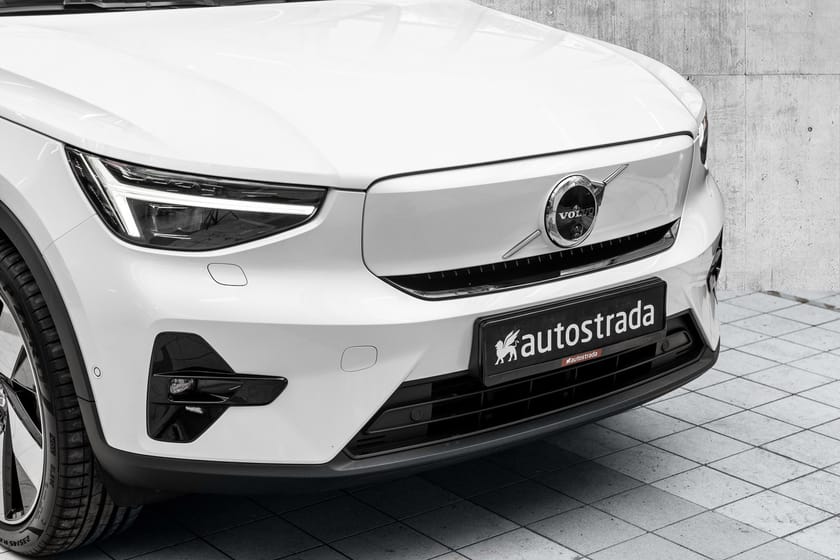 Bilde 2 av Volvo EX40 Twin Motor Performance Ultra Pixel-LED Hengerfeste H/K