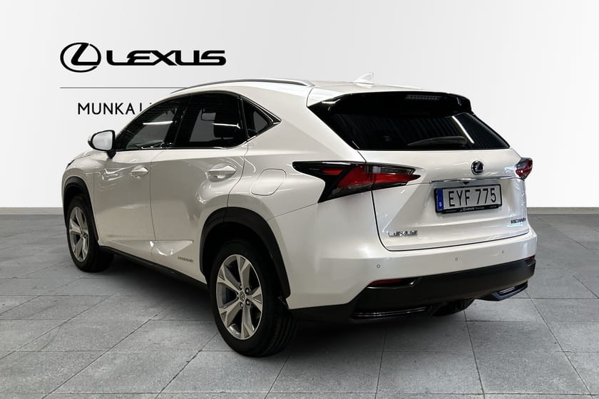 Bild 3 av Lexus NX 300h AWD Luxury drag v-hjul