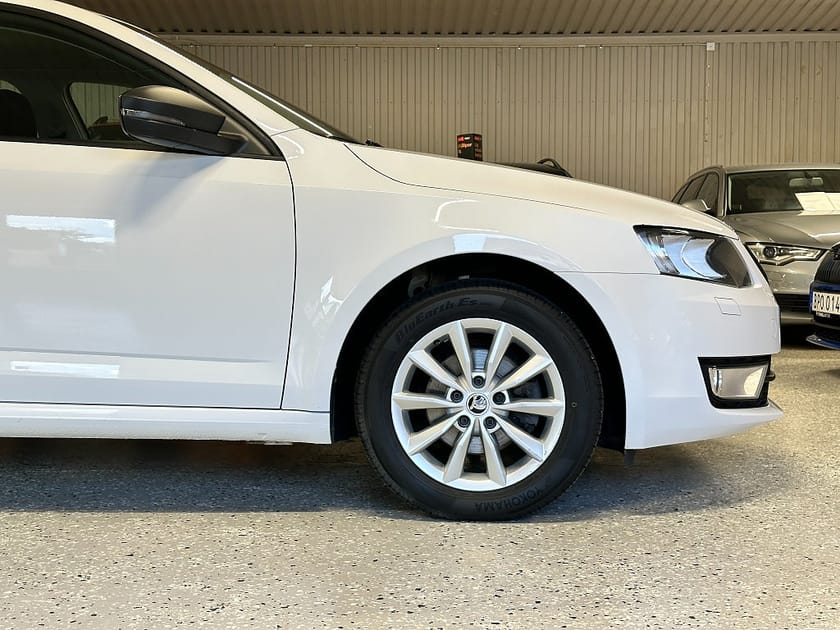 Bild 3 av Škoda Octavia Kombi Skoda 1.6 TDI Euro 6 Nybesiktigad Nyservad Kamrem bytt