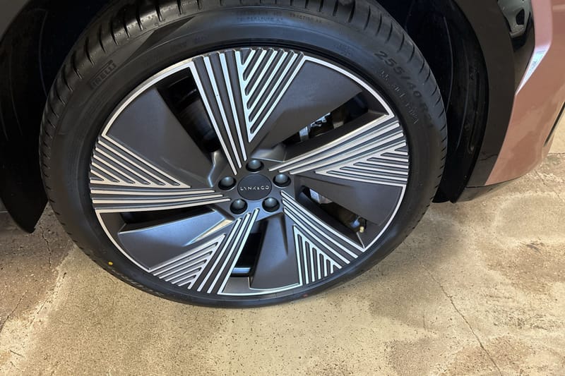 Lynk & Co 08 PHEV