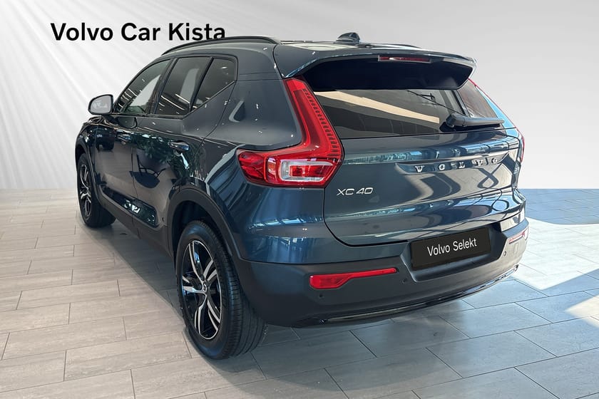 Bild 4 av Volvo XC40 B3 FWD Bensin Plus Dark 360Kamera