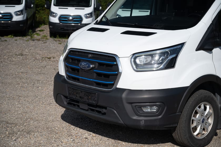 Bilde 2 av Ford E-Transit 350 BEV 269hk Auksjon! Les tekst!