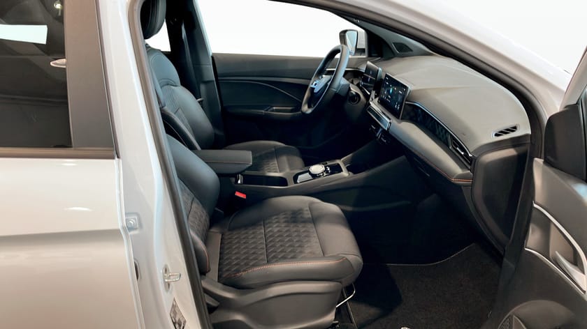 Bild 3 av MG 3 Hybrid+ MG3 LUX HEV 1.5 AT (BLACK) - DOVER WHITE