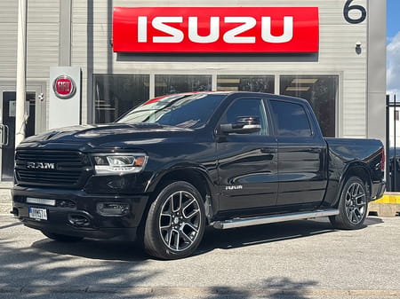 RAM 1500 Crew Cab 5.7 V8 HEMI 4x4 | Stora skärmen | Ledramp | Flaklock