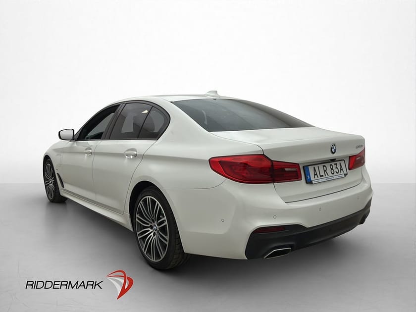 Bild 4 av BMW 530e iPerformance Sedan M Sport Cockpit HiFi Kamera Navi Ambient Rattvärme