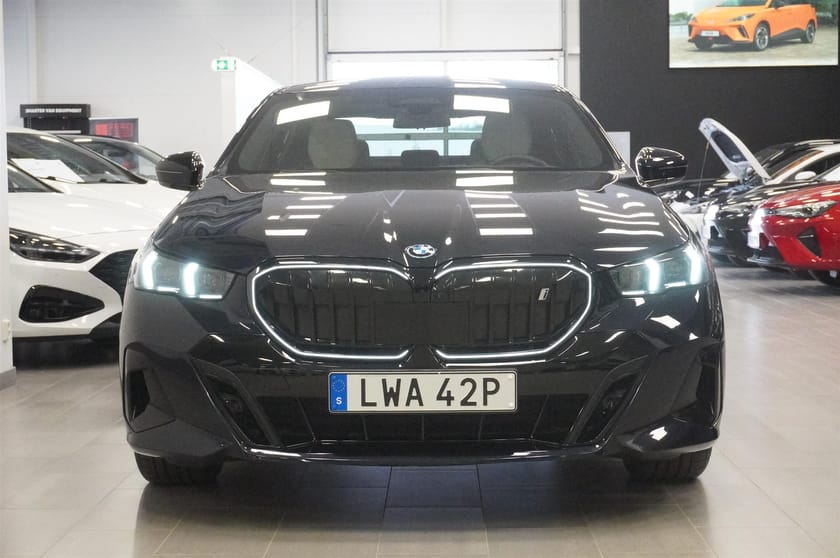 Bild 2 av BMW i5 eDrive40 Sedan M Sport Active Innovation Keyless DAP