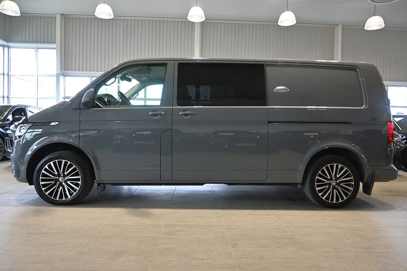 Bild 2 av Volkswagen Transporter Kombi T32 TDI 150hk 4M Cockpit Läder
