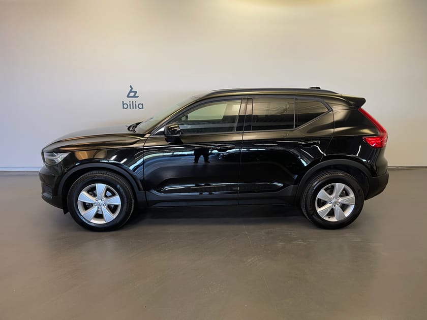 Bild 3 av Volvo XC40 T2 FWD Momentum Core / Navigation / Tonade rutor /