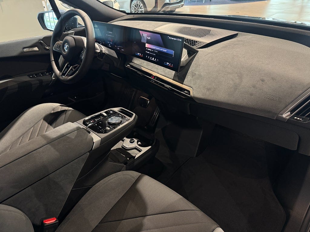 BMW iX xDrive60, 544hk, 2026