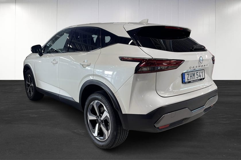 Bild 3 av Nissan Qashqai 1.3 DIG-T N-connecta 360° Kamera Navi
