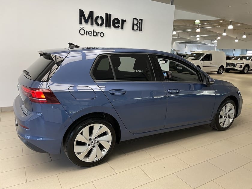 Bild 4 av Volkswagen Golf LIFE 1.5 eTSI 150 HK  DSG|Värmare|B-Kamera