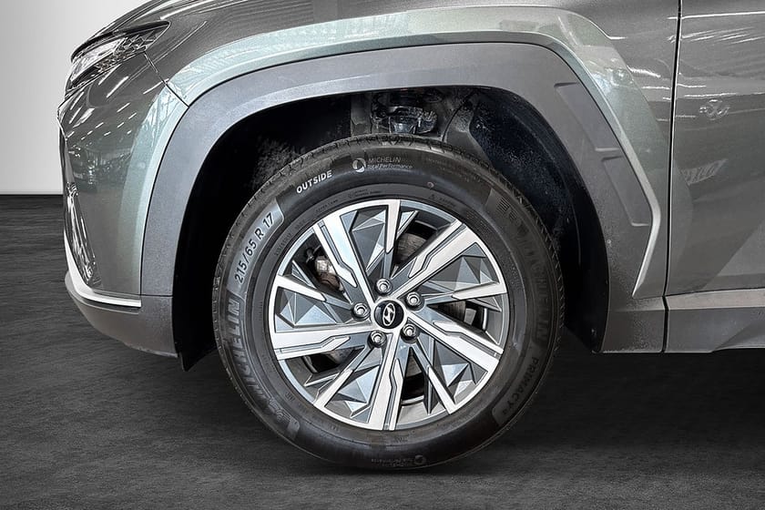 Bild 2 av Hyundai Tucson Hybrid AWD Essential (230hk) Drag BKamera Nav AdaptivFH