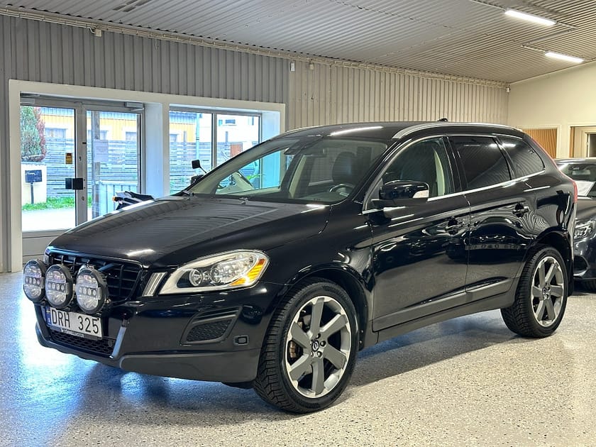 Bild 4 av Volvo XC60 D3 AWD Geartronic Summum Euro 5 Nyservad Nya 20'' Däck