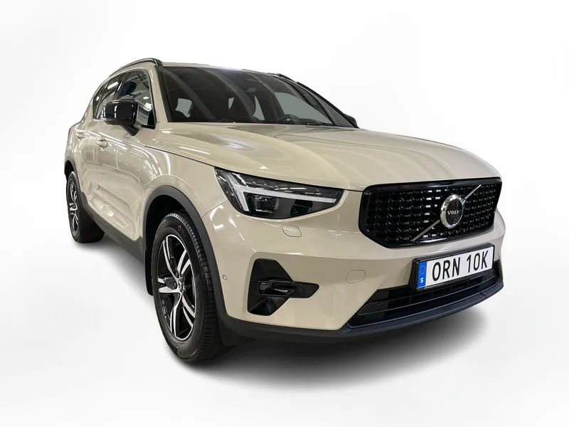 Bild 9 av 16 – Volvo XC40 B4 FWD Bensin Plus Dark