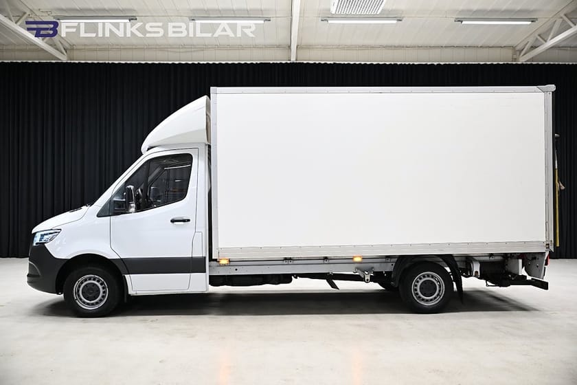 Bild 2 av Mercedes-Benz Sprinter 317 CDI RWD Chassi 9G 170HK Automat|Volymskåp|Bakgavellyft|Leasbar