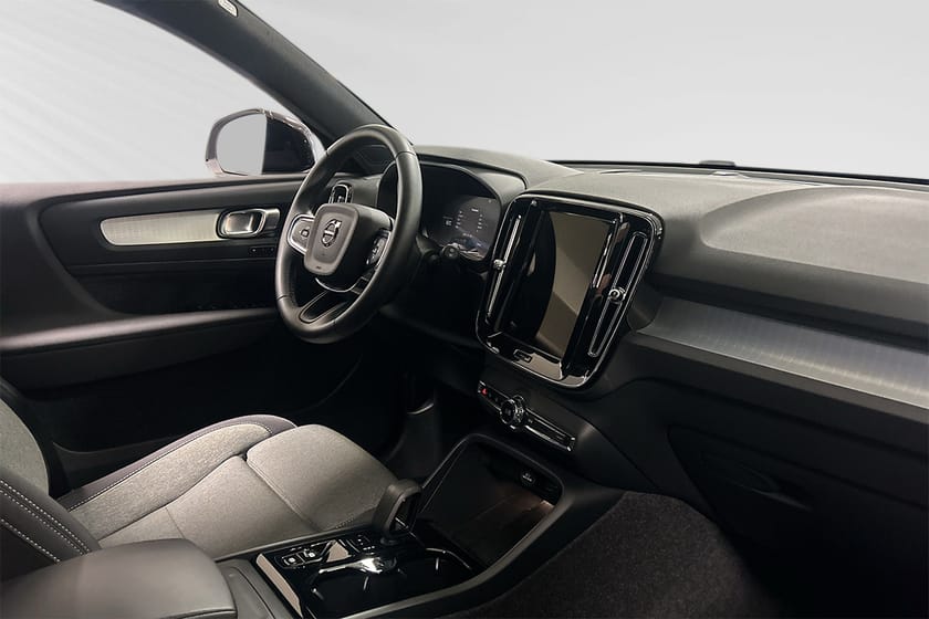 Bild 3 av Volvo XC40 B3 FWD Bensin Plus Dark